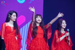 OH-MY-GIRL-Concert3